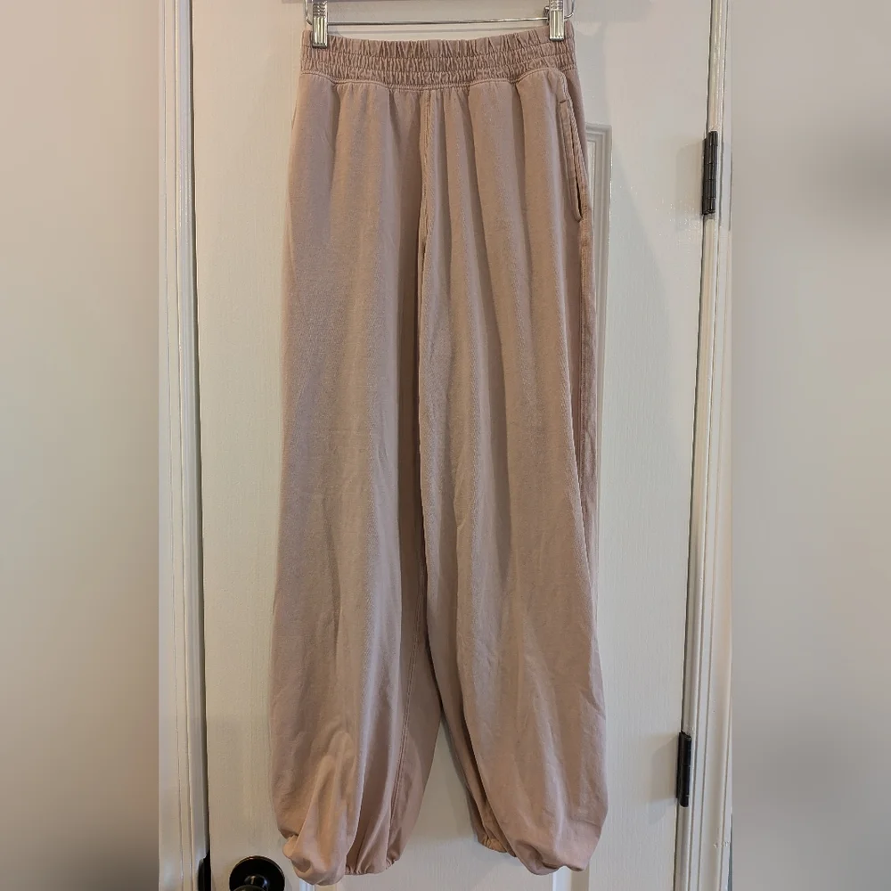 Free People Movement Hot Shot Crossover Pants Joggers Pumice Tan Size XS Lounge - Picture 4 of 16